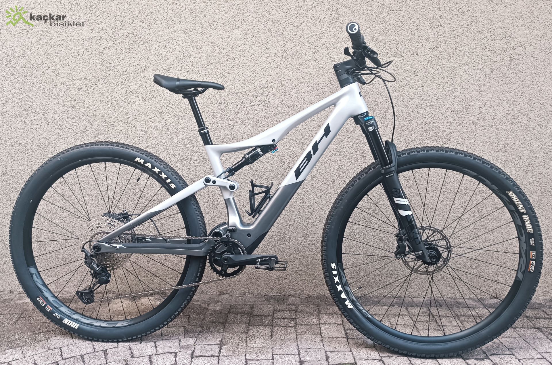 BH Bikes İLYNX EC773 Karbon Elektrikli Full Süspansiyon Dağ Bisikleti SM Size